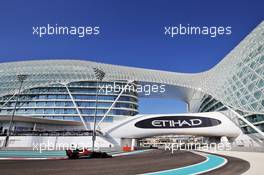 Fernando Alonso (ESP) McLaren MCL32. 25.11.2017. Formula 1 World Championship, Rd 20, Abu Dhabi Grand Prix, Yas Marina Circuit, Abu Dhabi, Qualifying Day.