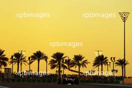 Nico Hulkenberg (GER) Renault Sport F1 Team  25.11.2017. Formula 1 World Championship, Rd 20, Abu Dhabi Grand Prix, Yas Marina Circuit, Abu Dhabi, Qualifying Day.