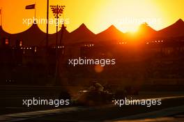 Kevin Magnussen (DEN) Haas VF-17. 25.11.2017. Formula 1 World Championship, Rd 20, Abu Dhabi Grand Prix, Yas Marina Circuit, Abu Dhabi, Qualifying Day.