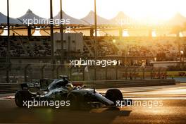 Lewis Hamilton (GBR) Mercedes AMG F1 W08. 25.11.2017. Formula 1 World Championship, Rd 20, Abu Dhabi Grand Prix, Yas Marina Circuit, Abu Dhabi, Qualifying Day.