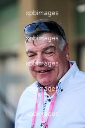 Samuel Allardyce (GBR) Football Manager. 26.11.2017. Formula 1 World Championship, Rd 20, Abu Dhabi Grand Prix, Yas Marina Circuit, Abu Dhabi, Race Day.