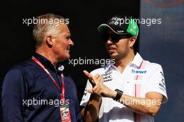 (L to R): Johnny Herbert (GBR) Sky Sports F1 Presenter with Sergio Perez (MEX) Sahara Force India F1. 26.11.2017. Formula 1 World Championship, Rd 20, Abu Dhabi Grand Prix, Yas Marina Circuit, Abu Dhabi, Race Day.