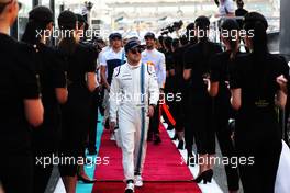 Felipe Massa (BRA) Williams on the drivers parade. 26.11.2017. Formula 1 World Championship, Rd 20, Abu Dhabi Grand Prix, Yas Marina Circuit, Abu Dhabi, Race Day.