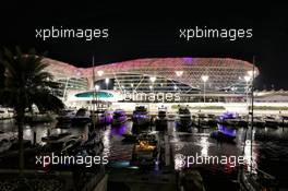 Boats in the harbour. 23.11.2017. Formula 1 World Championship, Rd 20, Abu Dhabi Grand Prix, Yas Marina Circuit, Abu Dhabi, Preparation Day.