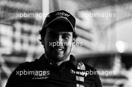 Sergio Perez (MEX) Sahara Force India F1. 23.11.2017. Formula 1 World Championship, Rd 20, Abu Dhabi Grand Prix, Yas Marina Circuit, Abu Dhabi, Preparation Day.