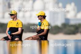(L to R): Nico Hulkenberg (GER) Renault Sport F1 Team with team mate Carlos Sainz Jr (ESP) Renault Sport F1 Team. 23.11.2017. Formula 1 World Championship, Rd 20, Abu Dhabi Grand Prix, Yas Marina Circuit, Abu Dhabi, Preparation Day.