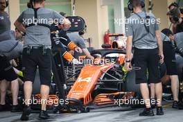 Fernando Alonso (ESP) McLaren MCL32. 28.11.2017. Formula 1 Testing, Yas Marina Circuit, Abu Dhabi, Tuesday.