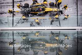 Nico Hulkenberg (GER) Renault Sport F1 Team RS17. 28.11.2017. Formula 1 Testing, Yas Marina Circuit, Abu Dhabi, Tuesday.