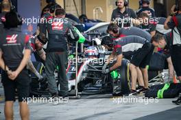 Romain Grosjean (FRA) Haas F1 Team VF-17. 28.11.2017. Formula 1 Testing, Yas Marina Circuit, Abu Dhabi, Tuesday.