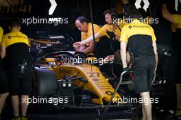 Nico Hulkenberg (GER) Renault Sport F1 Team RS17. 28.11.2017. Formula 1 Testing, Yas Marina Circuit, Abu Dhabi, Tuesday.