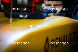 Nico Hulkenberg (GER) Renault Sport F1 Team RS17. 28.11.2017. Formula 1 Testing, Yas Marina Circuit, Abu Dhabi, Tuesday.