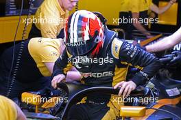 Nico Hulkenberg (GER) Renault Sport F1 Team  28.11.2017. Formula 1 Testing, Yas Marina Circuit, Abu Dhabi, Tuesday.