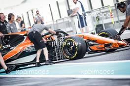 Fernando Alonso (ESP) McLaren MCL32. 28.11.2017. Formula 1 Testing, Yas Marina Circuit, Abu Dhabi, Tuesday.