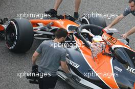 Fernando Alonso (ESP) McLaren MCL32. 28.11.2017. Formula 1 Testing, Yas Marina Circuit, Abu Dhabi, Tuesday.