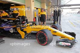 Nico Hulkenberg (GER) Renault Sport F1 Team  28.11.2017. Formula 1 Testing, Yas Marina Circuit, Abu Dhabi, Tuesday.