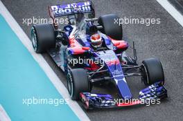 Sean Gelael (IDN) Scuderia Toro Rosso Test Driver.  28.11.2017. Formula 1 Testing, Yas Marina Circuit, Abu Dhabi, Tuesday.