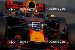 Daniel Ricciardo (AUS) Red Bull Racing  28.11.2017. Formula 1 Testing, Yas Marina Circuit, Abu Dhabi, Tuesday.