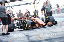 Fernando Alonso (ESP) McLaren MCL32. 28.11.2017. Formula 1 Testing, Yas Marina Circuit, Abu Dhabi, Tuesday.