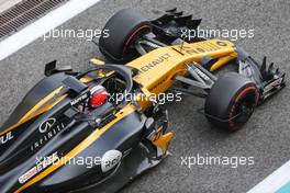 Nico Hulkenberg (GER) Renault Sport F1 Team RS17.  28.11.2017. Formula 1 Testing, Yas Marina Circuit, Abu Dhabi, Tuesday.