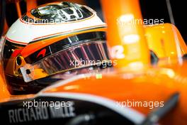 Stoffel Vandoorne (BEL) McLaren MCL32. 29.11.2017. Formula 1 Testing, Yas Marina Circuit, Abu Dhabi, Wednesday.