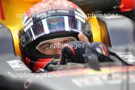 Max Verstappen (NLD) Red Bull Racing RB13. 29.11.2017. Formula 1 Testing, Yas Marina Circuit, Abu Dhabi, Tuesday.