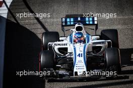 Sergey Sirotkin (RUS) Williams FW40. 29.11.2017. Formula 1 Testing, Yas Marina Circuit, Abu Dhabi, Wednesday.