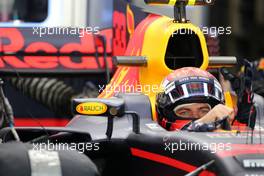 Max Verstappen (NLD) Red Bull Racing  29.11.2017. Formula 1 Testing, Yas Marina Circuit, Abu Dhabi, Wednesday.