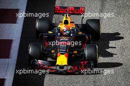 Max Verstappen (NLD) Red Bull Racing RB13. 29.11.2017. Formula 1 Testing, Yas Marina Circuit, Abu Dhabi, Wednesday.