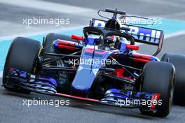 Pierre Gasly (FRA), Scuderia Toro Rosso  29.11.2017. Formula 1 Testing, Yas Marina Circuit, Abu Dhabi, Wednesday.