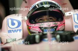 Sergio Perez (MEX) Sahara Force India F1 VJM10. 29.11.2017. Formula 1 Testing, Yas Marina Circuit, Abu Dhabi, Tuesday.