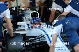 Sergey Sirotkin (RUS) Williams. 29.11.2017. Formula 1 Testing, Yas Marina Circuit, Abu Dhabi, Tuesday.