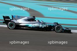 Valtteri Bottas (FIN) Mercedes AMG F1  29.11.2017. Formula 1 Testing, Yas Marina Circuit, Abu Dhabi, Wednesday.