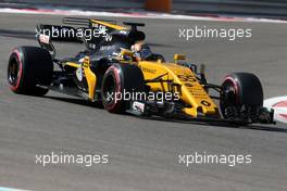 Carlos Sainz Jr (ESP) Renault F1 Team  29.11.2017. Formula 1 Testing, Yas Marina Circuit, Abu Dhabi, Wednesday.
