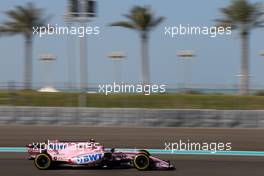 Esteban Ocon (FRA) Force India F1  29.11.2017. Formula 1 Testing, Yas Marina Circuit, Abu Dhabi, Wednesday.