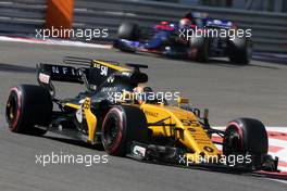 Carlos Sainz Jr (ESP) Renault F1 Team  29.11.2017. Formula 1 Testing, Yas Marina Circuit, Abu Dhabi, Wednesday.