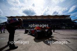 Max Verstappen (NLD) Red Bull Racing RB13 leaves the pits. 20.10.2017. Formula 1 World Championship, Rd 17, United States Grand Prix, Austin, Texas, USA, Practice Day.