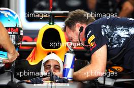 Daniel Ricciardo (AUS) Red Bull Racing RB13 with Christian Horner (GBR) Red Bull Racing Team Principal. 20.10.2017. Formula 1 World Championship, Rd 17, United States Grand Prix, Austin, Texas, USA, Practice Day.