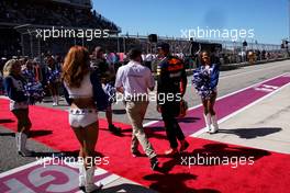 Max Verstappen (NLD) Red Bull Racing with Will Buxton (GBR) NBC Sports Network TV Presenter on the grid.                                22.10.2017. Formula 1 World Championship, Rd 17, United States Grand Prix, Austin, Texas, USA, Race Day.
