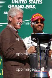 Bill Clinton (USA), and Lewis Hamilton (GBR) Mercedes AMG F1   22.10.2017. Formula 1 World Championship, Rd 17, United States Grand Prix, Austin, Texas, USA, Race Day.