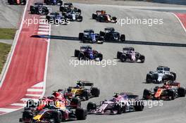 Daniel Ricciardo (AUS) Red Bull Racing RB13 at the start of the race. 22.10.2017. Formula 1 World Championship, Rd 17, United States Grand Prix, Austin, Texas, USA, Race Day.