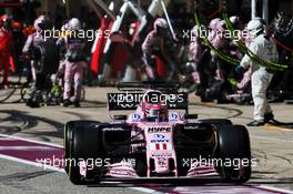 Sergio Perez (MEX) Sahara Force India F1 VJM10 makes a pit stop. 22.10.2017. Formula 1 World Championship, Rd 17, United States Grand Prix, Austin, Texas, USA, Race Day.