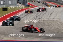 Sebastian Vettel (GER) Ferrari SF70H leads at the start of the race. 22.10.2017. Formula 1 World Championship, Rd 17, United States Grand Prix, Austin, Texas, USA, Race Day.
