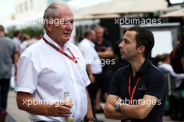 (L to R): Dr Helmut Marko (AUT) Red Bull Motorsport Consultant with Nicolas Todt (FRA) Driver Manager. 21.10.2017. Formula 1 World Championship, Rd 17, United States Grand Prix, Austin, Texas, USA, Qualifying Day.