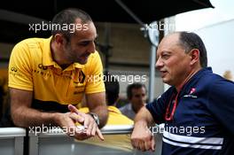 (L to R): Cyril Abiteboul (FRA) Renault Sport F1 Managing Director with Frederic Vasseur (FRA) Sauber F1 Team, Team Principal. 21.10.2017. Formula 1 World Championship, Rd 17, United States Grand Prix, Austin, Texas, USA, Qualifying Day.
