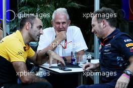 (L to R): Cyril Abiteboul (FRA) Renault Sport F1 Managing Director with Dr Helmut Marko (AUT) Red Bull Motorsport Consultant and Christian Horner (GBR) Red Bull Racing Team Principal. 21.10.2017. Formula 1 World Championship, Rd 17, United States Grand Prix, Austin, Texas, USA, Qualifying Day.