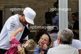 Lewis Hamilton (GBR) Mercedes AMG F1 with friends and family. 21.10.2017. Formula 1 World Championship, Rd 17, United States Grand Prix, Austin, Texas, USA, Qualifying Day.