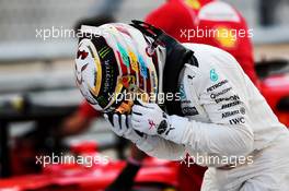 Lewis Hamilton (GBR) Mercedes AMG F1 W08 celebrates his pole position in qualifying parc ferme. 21.10.2017. Formula 1 World Championship, Rd 17, United States Grand Prix, Austin, Texas, USA, Qualifying Day.