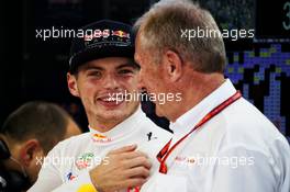 (L to R): Max Verstappen (NLD) Red Bull Racing with Dr Helmut Marko (AUT) Red Bull Motorsport Consultant. 21.10.2017. Formula 1 World Championship, Rd 17, United States Grand Prix, Austin, Texas, USA, Qualifying Day.