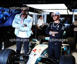 (L to R): Usain Bolt (JAM) Athlete with Lewis Hamilton (GBR) Mercedes AMG F1. 22.10.2017. Formula 1 World Championship, Rd 17, United States Grand Prix, Austin, Texas, USA, Race Day.
