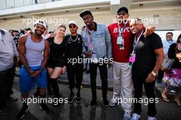 Lewis Hamilton (GBR) Mercedes AMG F1 and Usain Bolt (JAM) Athlete with guests. 22.10.2017. Formula 1 World Championship, Rd 17, United States Grand Prix, Austin, Texas, USA, Race Day.
